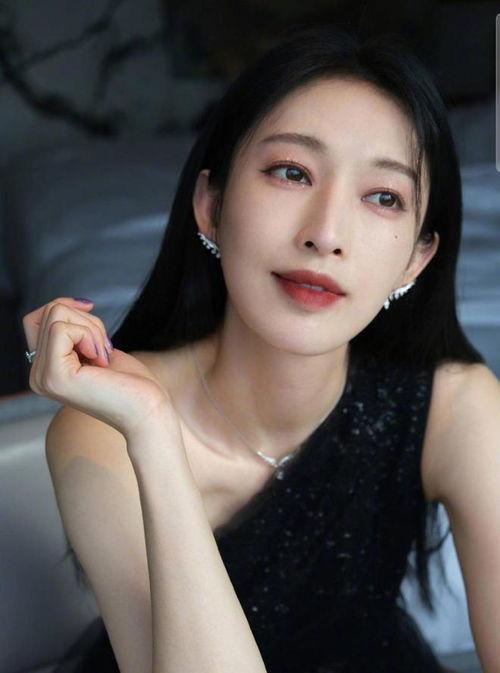 员姓明星,闪耀娱乐圈的璀璨星辰